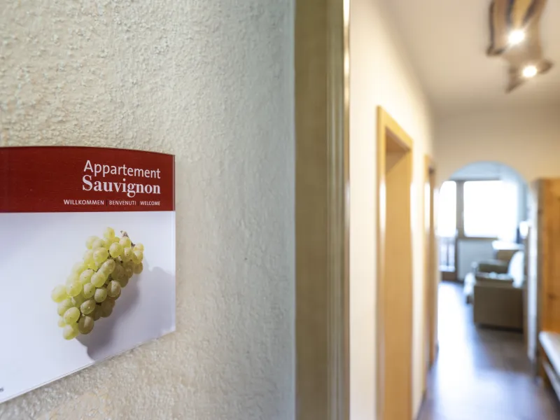 Ferienwohnung Dissertorihof Kaltern Sauvignon Eingangsbereich