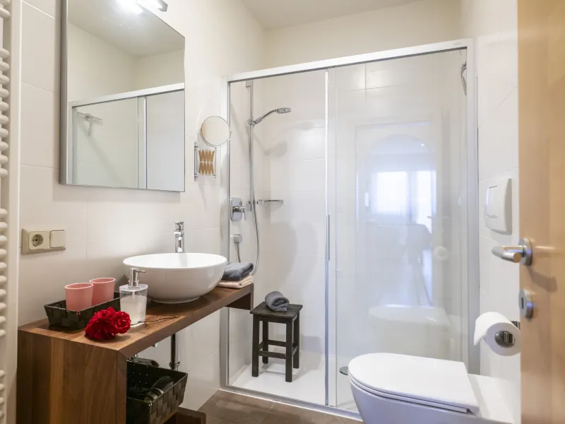 Ferienwohnung Dissertorihof Kaltern Vernatsch Badezimmer