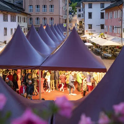 Kaltern in Abendstimmung bei einem Event