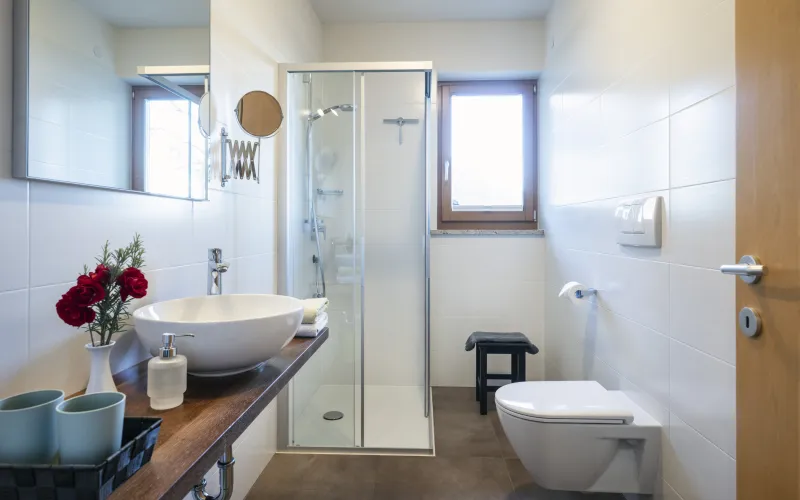 Ferienwohnung Dissertorihof Kaltern Sauvignon Badezimmer
